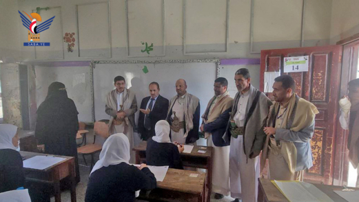 وزير التربية يتفقد اختبارات الشهادة الأساسية في أمانة العاصمة