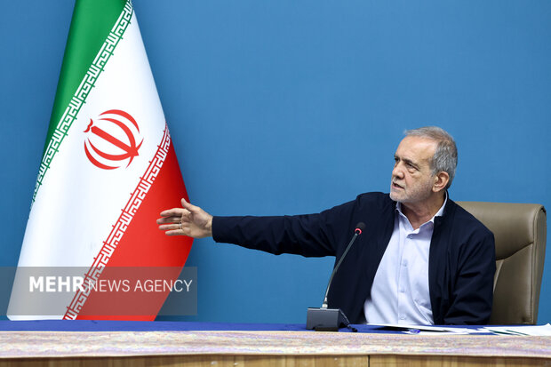 الرئيس بزشكيان: لا يمكن لأي قوة أن تمنع الشعب الإيراني من التقدم