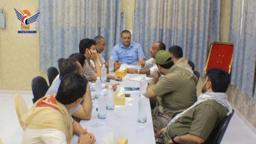 اجتماع بالحديدة يناقش خطط تعزيز دعم وتسويق المنتجات المحلية وتشجيع المنتجين اجتماع بالحديدة يناقش خطط تعزيز دعم وتسويق المنتجات المحلية وتشجيع المنتجين