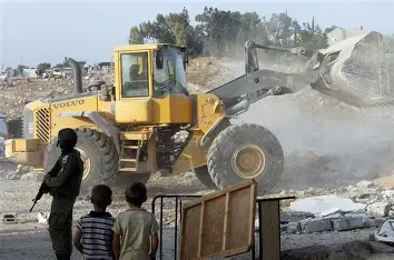 نابلس: مستوطنون يهددون بهدم أكثر من 20 منزلاً في اللبن الشرقية..و ينصبون خيمة على أراضي أوصرين