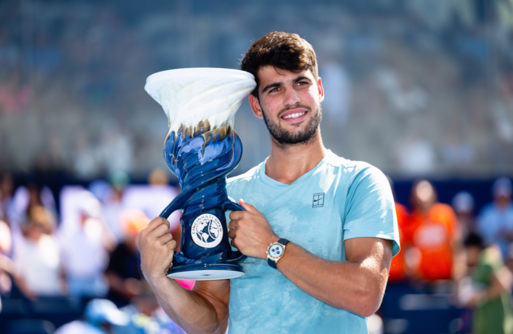 ألكاراز يتوج بلقب سينسيناتي بعد انسحاب سينر