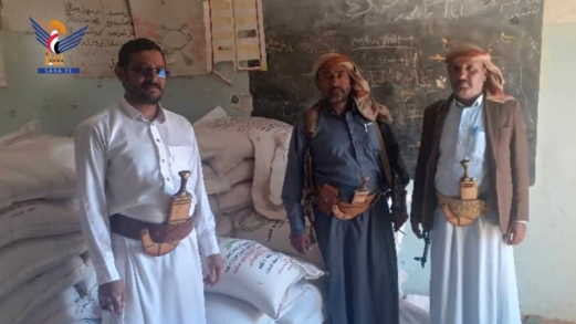 تدشين توزيع بذور القمح على المزارعين بمديرية صرواح في مأرب تدشين توزيع بذور القمح على المزارعين بمديرية صرواح في مأرب