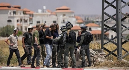 إصابة فلسطينيين اثنين في هجوم للمستوطنين شمال رام الله