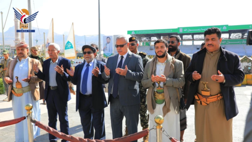 الدكتور بن حبتور يزور أضرحة الرئيس الصماد والرهوي ورفاقه الوزراء والغماري