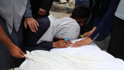 استشهاد 9 فلسطينيين من منتظري المساعدات برصاص العدو الإسرائيلي شمال رفح ووسط قطاع غزة