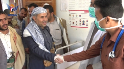 محافظ عمران يتفقد سير العمل الخدمي والتنموي بمديرية ريدة