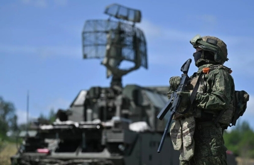 الدفاعات الجوية الروسية تتصدى لهجوم أوكراني واسع النطاق بالمسيرات في مقاطعة فولغوغراد