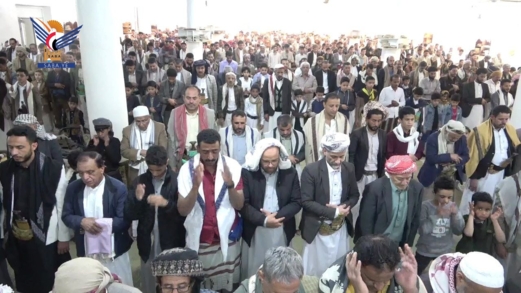 أداء صلاة الغائب على أرواح الشهداء القادة من كتائب القسام بالعاصمة والمحافظات