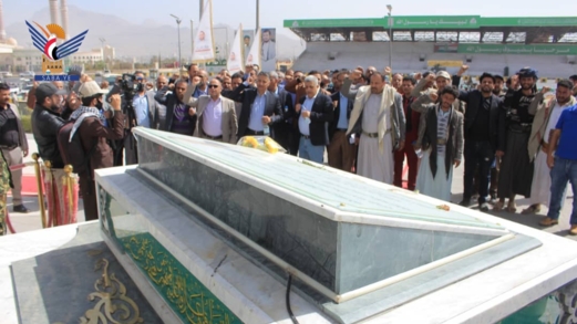 قيادة الخطوط اليمنية تزور أضرحة الشهيد الصماد والرهوي والغماري