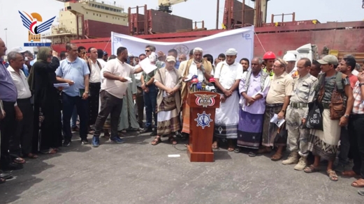 مؤتمر صحفي بميناء الحديدة يستعرض حجم الأضرار وجهوزية الموانئ لاستقبال السفن