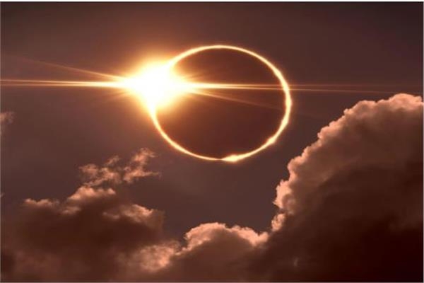 الكرة الأرضية تشهد اليوم الأحد كسوفا جزئيا للشمس 