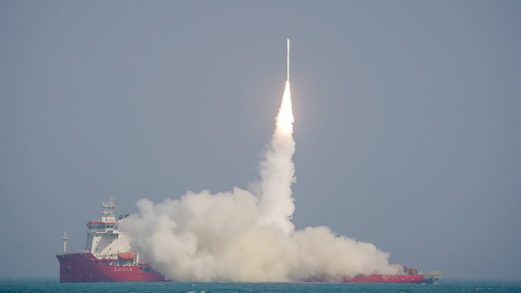 صاروخ "أكس زي واي-1" الصيني يكمل اختبار الاستعادة العمودية على البحر