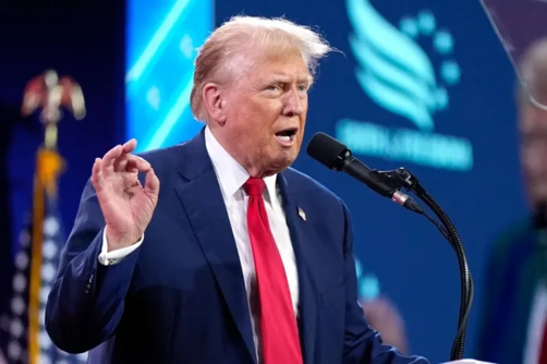 ترامب يتوعد معسكر التطبيع بالجحيم