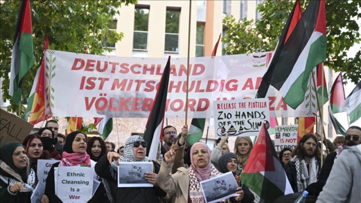 مظاهرات في برلين احتجاجا على القرصنة الصهيونية ضد أسطول الصمود