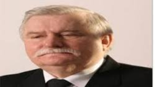 الرئيس البولندي السابق: أمريكا تجني الأموال بسبب الخلافات بين روسيا وبولندا