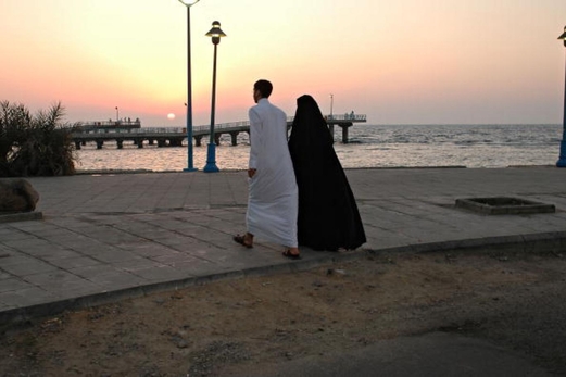 غرامة “الاعتداء على المرأة” في السعودية تثير مطالبات بحماية الرجل