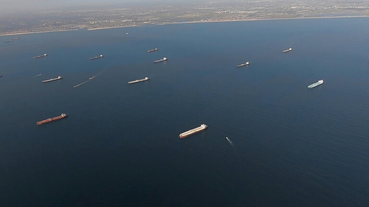 منظمة بريطانية: إغلاق ميناء جدة السعودي بعد الإنفجار في ناقلة النفط