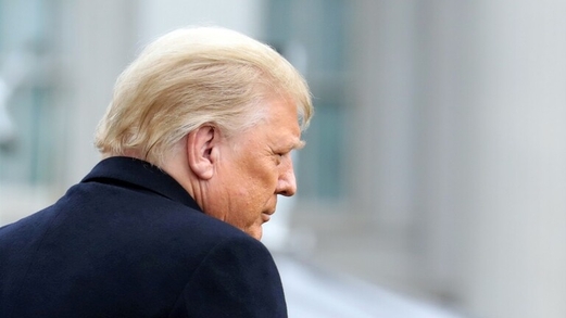 ترامب يعتزم إصدار قرارات عفو قد تشمل مقربين منه