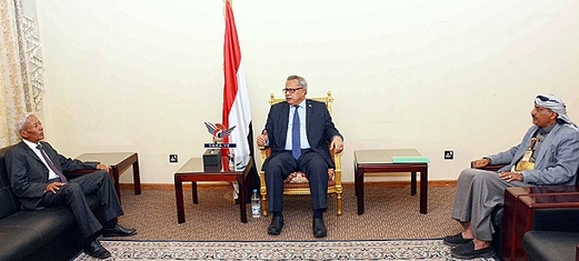 رئيس الوزراء يناقش أوضاع محافظتي حضرموت والمهرة