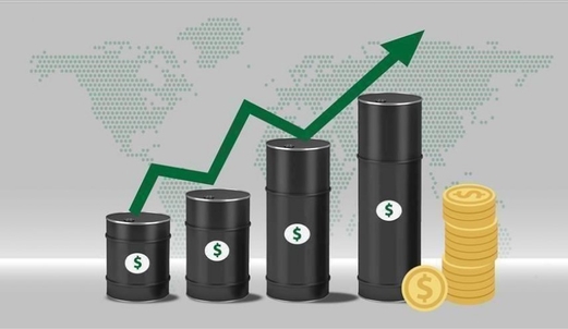 النفط يرتفع 2% بعد تراجع المخزونات الأمريكية