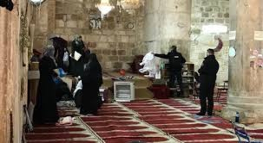 الاحتلال الإسرائيلي يقتحم مصلى باب الرحمة بالمسجد الأقصى المبارك