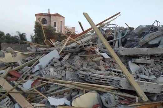 سلطات الاحتلال الإسرائيلي تهدم منزلا في مدينة اللد بأراضي 48