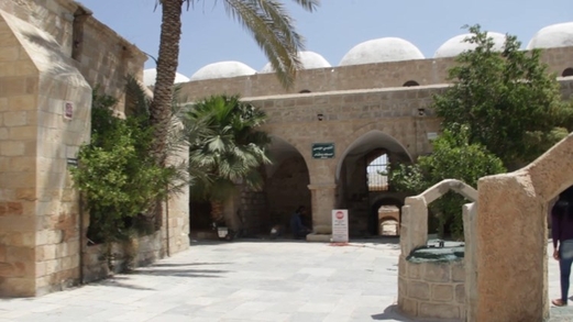 مستوطنون مسلحون  يقتحمون مقام النبي موسى في اريحا