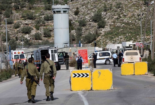 الإحتلال الإسرائيلي يغلق حاجز “دوتان” العسكري ويكثف تواجده جنوب غرب جنين