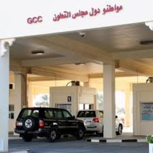 قطريون يواصلون عبورهم باتجاه السعودية لليوم الثاني بعد فتح الحدود