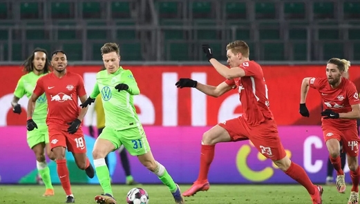 لايبزيغ يفرط بصدارة الدوري الألماني بتعادله مع مضيفه فولفسبورغ 2-2