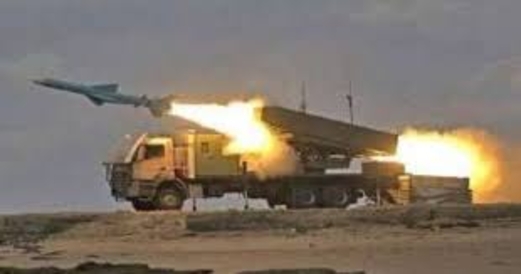 مناورات عسكرية ليلية لـ”الثوري الإيراني” بالدبابات والمظليين قرب حدود العراق