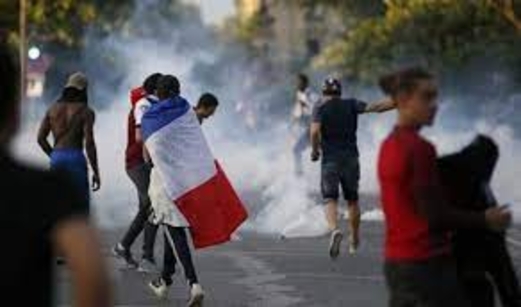 فرنسا.. إرسال تعزيزات أمنية إلى ليون بعد أعمال عنف وحرق سيارات