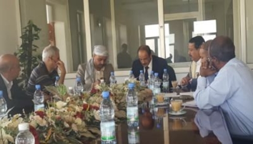 وزير الأشغال ومحافظ ريمة يناقشان الجوانب المتصلة بصيانة الطرق بريمة