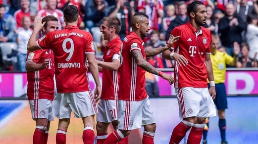 بايرن ميونيخ يحتفل بحصد لقب دوري الدرجة الأولى الألماني للمرة التاسعة