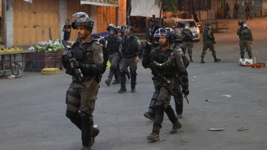 استشهاد فلسطيني وإصابة آخر برصاص قوات الاحتلال جنوب نابلس