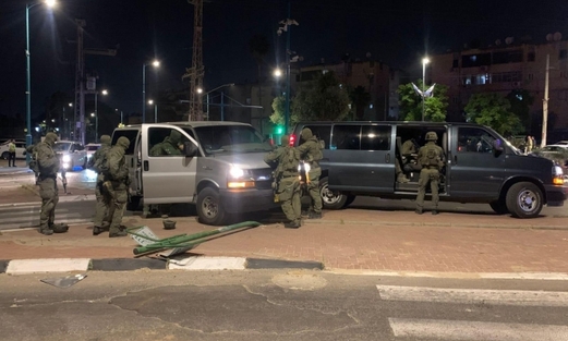 رئيس الكيان الصهيوني يتعمد محاصرة عرب مدينة اللد