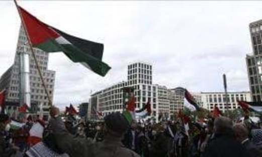 وقفة احتجاجية  في برلين لإدانة انحياز الإعلام الألماني لـلاحتلال”الإسرائيلي”