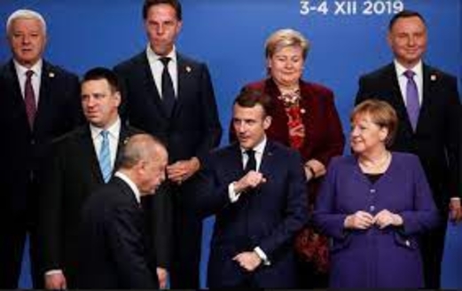 القمة الأوروبية تتفق على تقديم 3 مليارات يورو لتركيا لحل قضية المهاجرين