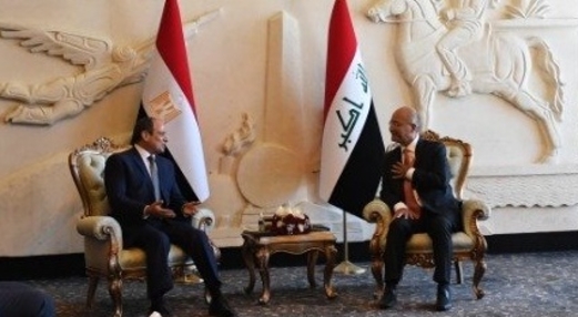 السيسي يصل بغداد في أول زيارة لرئيس مصري للعراق منذ 3 عقود