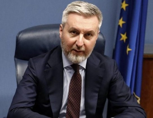 وزير دفاع إيطاليا : عنف حركة طالبان في أفغانستان يثير القلق