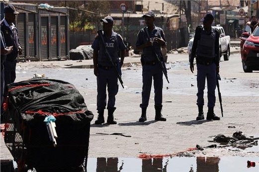 هدوء حذر في جنوب إفريقيا بعد أيام من أعمال الشغب والنهب