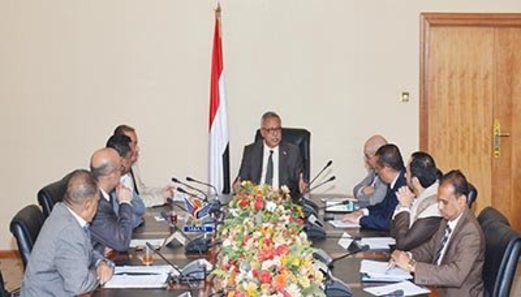 اجتماع حكومي يناقش إجراءات مواجهة الاختناقات القائمة بالمشتقات النفطية والغاز المنزلي