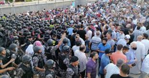 الأمن الأردني يعتقل نائب نقيب المعلمين وأعضاء من النقابة.. أرادوا الاحتجاج على قرارات حكومية