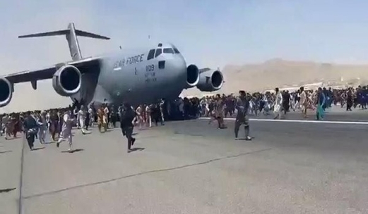 العثور على أشلاء بشرية في طائرة أميركية أقلعت من مطار كابول