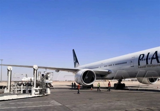 طائرة للخطوط الجوية الباكستانية تهبط في العاصمة السورية لأول مرة منذ 10 سنوات