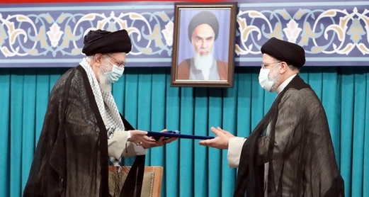 حرب المناصب في إيران.. إدارة رئيسي بين جناح محافظ وآخر متشدد، فماذا يعني ذلك للمنطقة؟