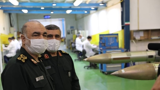 الحرس الثوري الإيراني يكشف عن معدات جديدة من بينها روبوت “يونس”