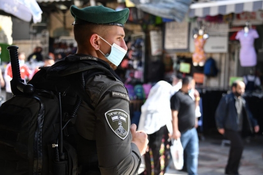 قوات الاحتلال تعتقل فتى فلسطيني من بلدة الطور