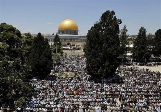 خطيب المسجد الأقصى يحذر من خطورة ما يتعرض له المسجد من انتهاكات الاحتلال