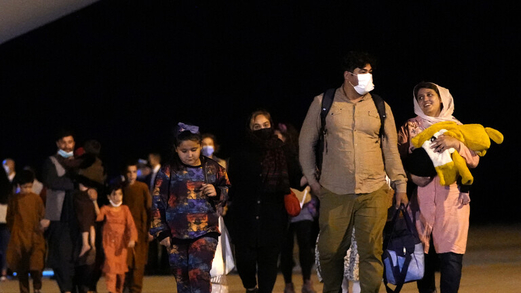 إسبانيا تعلن إجلاء 160 أفغانيا إضافيا عبر باكستان